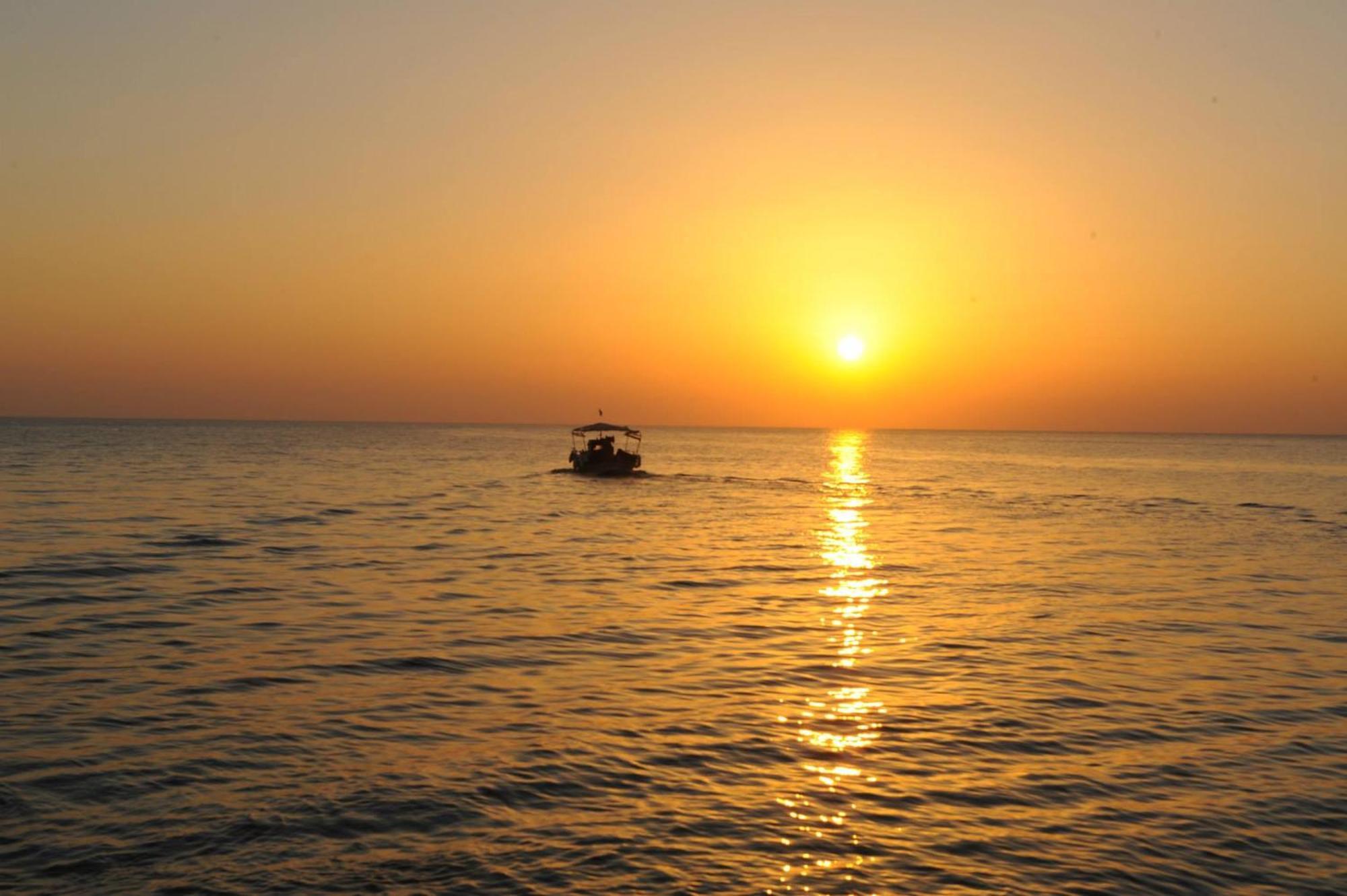 Starlight Luxury Seaside Villa & Suites อิเมโรวิยอน ภายนอก รูปภาพ
